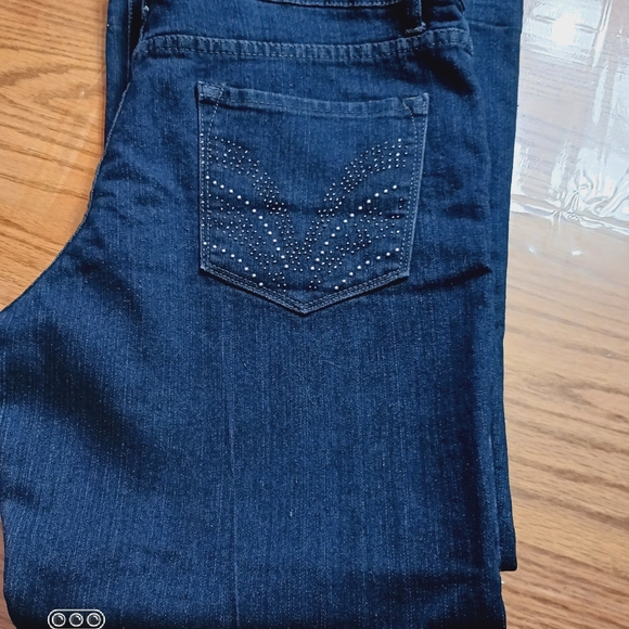 Bell bottoms jeans Lexi size 14. Soft fabric. Studs on back pocket - Picture 3 of 4